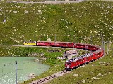 Sentiero in prossimit del treno al tornante