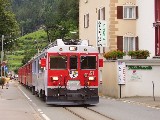 Treno per St.Moritz parte dalla stazione di Le Prese