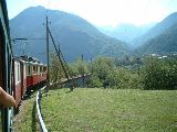 Treno imbocca ponte sul fiume Moesa - 24 agosto 2003