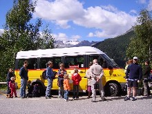 Minibus Postale in partenza da Sfaz